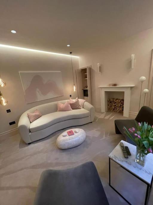 Luxury Georgian Apartment - 5 Minute Walk To Spa Bath Exterior foto